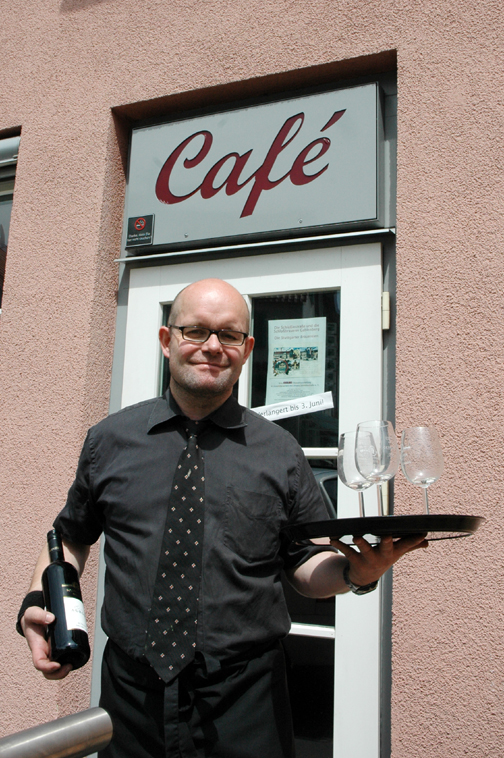 2012_05_museo-cafe2 Kalle Schlippes soll das Gesicht des Café im MUSE-O werden. Foto: aia